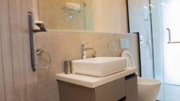 Shower, bidet, towels