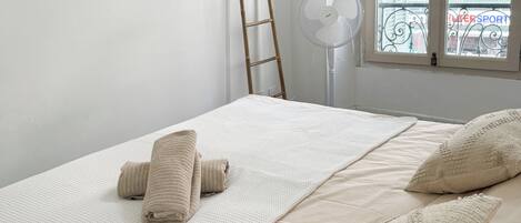 2 bedrooms, iron/ironing board, free WiFi, bed sheets