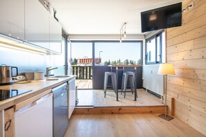 Kjøleskap, mikrobølgeovn, ovn og oppvaskmaskin