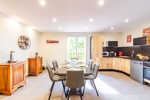 Dining - Le Gîte de la Route 999 - Belle maison de campagne (Montlaur)