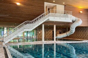 Hus | Pool | Inomhuspool och utomhuspool