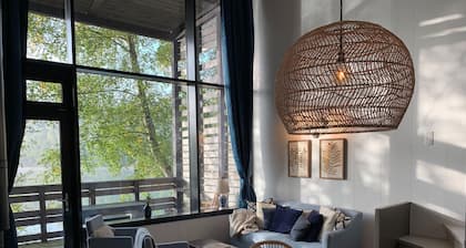 Waterside Luxury Sky Pad