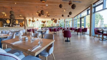 Bungalow | Dining