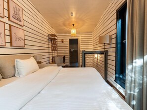 1 habitación, muebles diferentes y ropa de cama 