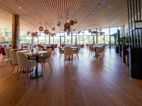 Cottage | Dining - Serene Forest Escape (Antoing)