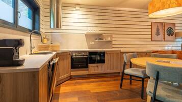 Cottage | Private kitchen | Highchair