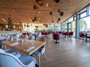 Cottage | Dining - Treetop Tranquility Stay (Antoing)