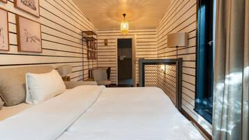 Cottage | 1 bedroom, individually furnished, bed sheets