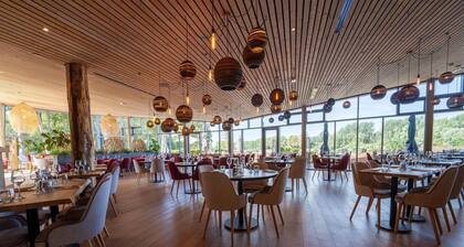 Romantic Woodland Hideaway