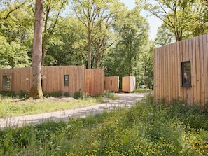 Cottage | Exterior - Chic Cabin in the Woods (Antoing)