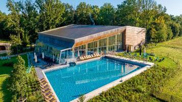 Cottage | Pool | Indoor pool, outdoor pool