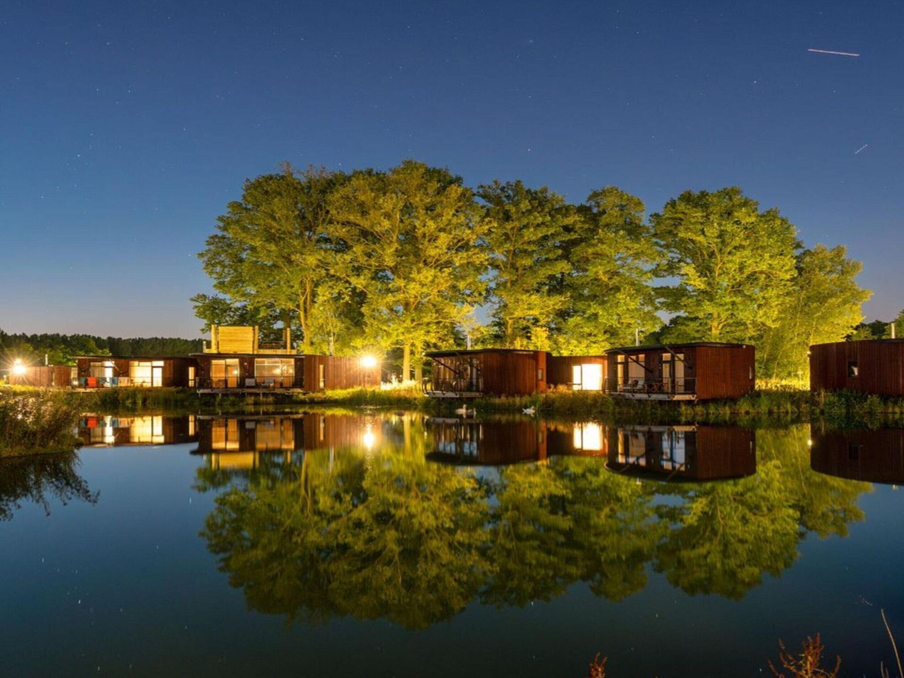 Feriehus | Pool | Indendørs pool, udendørs pool