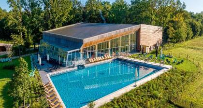 Suite Near Tournai in Award-winning Forest Park