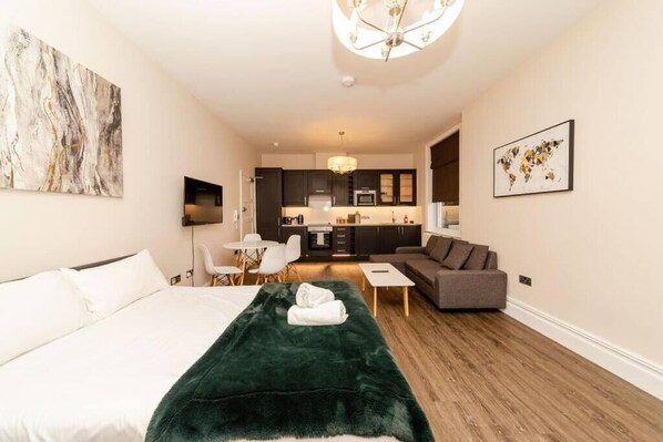 1 chambre, fer et planche à repasser, Wi-Fi gratuit, draps fournis