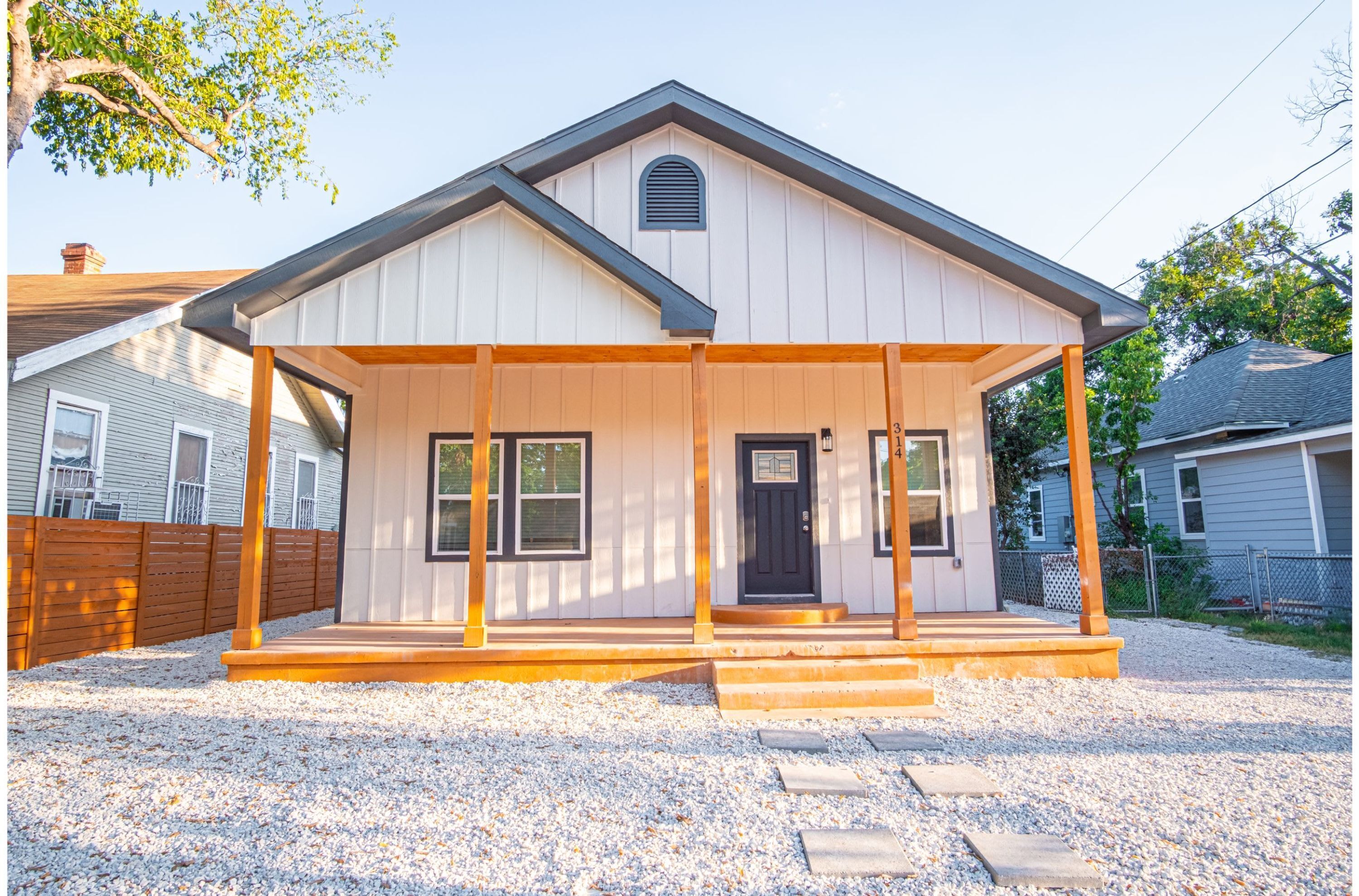 บ้านพัก | 4 ห้องนอน