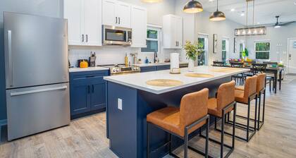 Experience Convenience w 4BR 3BA Near Alamodome