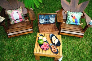 BBQ/picnic Area - Wild Lotus Rainforest & River Glamping (Georgetown)