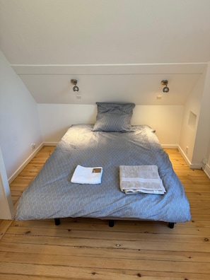 Shared Dormitory, 1 Bedroom, Smoking, City View | 1 bedroom