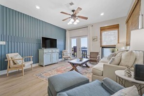 TV - The Seaglass Retreat | Pool, Pier & Beach Access (Pensacola)