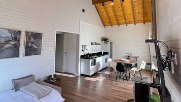 Presidential Cabin, Fireplace, Garden View | Private kitchen | Fridge, microwave, cookware/dishes/utensils, dining tables