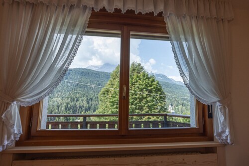 Pelmo Mountain Lodge