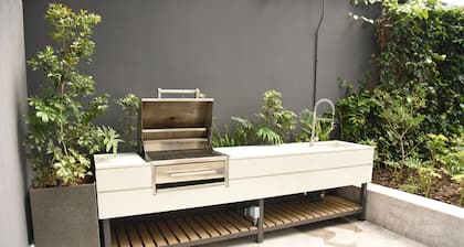 Estudio Súper Ubicado Cama King con Alberca, Gimnasio, Sports bar y Kids Club