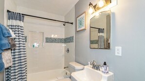 タオル、石鹸、トイレットペーパー