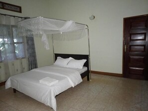 1 chambre, bureau, Wi-Fi, draps fournis