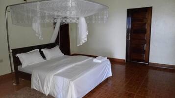 1 habitación, escritorio, wifi y ropa de cama