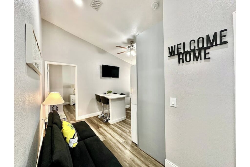 Cozy Studio Near theme parks