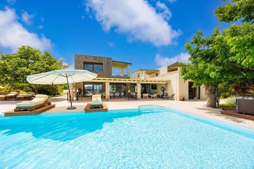 Villa Wild Willow - Six Bedroom Villa, Sleeps 12