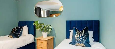 2 室のベッドルーム、アイロン / アイロン台、WiFi (無料)、ベッドシーツ