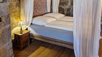 2 bedrooms, WiFi, bed sheets