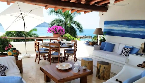 Villa Frente al Mar con Hermosas Vistas