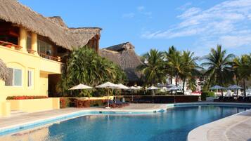 3 outdoor pools
