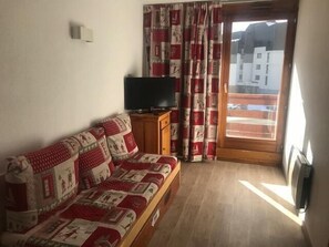 Living area - 100m from ski slopes, 1st floor, balcony, tv, 25m², Val Thorens (Val Thorens)