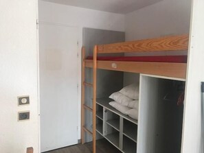 Room - 100m from ski slopes, 1st floor, balcony, tv, 25m², Val Thorens (Val Thorens)