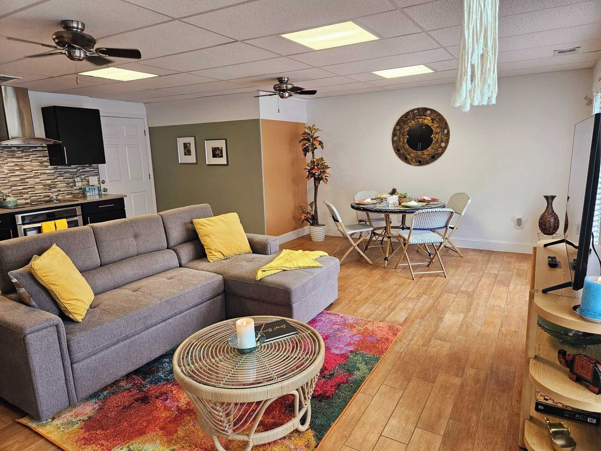 2 bedroom chic private loft in Suwanee
