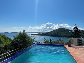 حمّام سباحة خارجي