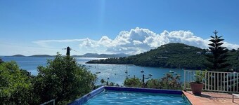 New rental, Newly Renovated 3br/2ba - open main room/beautiful view/large pool 