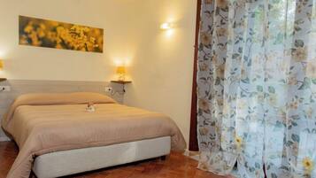 Comfort Room, Garden View | Premium bedding, individually decorated, desk, free WiFi