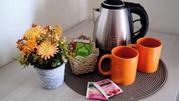 Premium bedding, individually decorated, desk, free WiFi