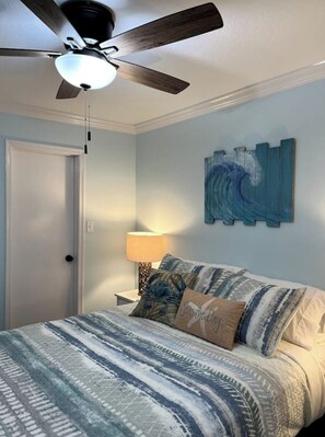 1 bedroom, WiFi, bed sheets - Ocean View, Pools, Private Balcony Cruise Parking! (Galveston)