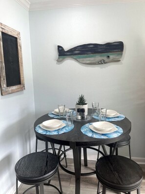 Dining - Ocean View, Pools, Private Balcony Cruise Parking! (Galveston)