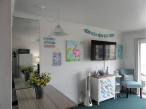 Interior - Pat's Beach Shack Seawall Pool Gulf View (Galveston)