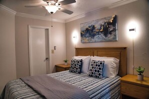 1 bedroom, iron/ironing board, WiFi, bed sheets - Island Beachwalk Waterfront! 2 Pools/Hot Tubs View (Galveston)