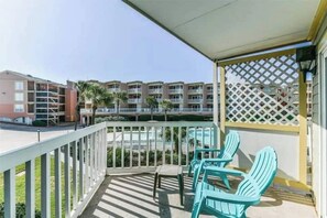 Property grounds - Beach Escape Seawall View 2 Pool (Galveston)