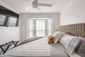 3 habitaciones, tabla de planchar con plancha, wifi y ropa de cama