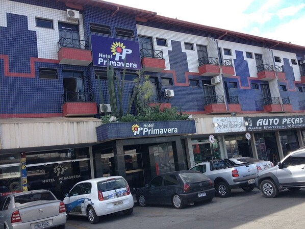 Front of property - Hotel Primavera (Bom Despacho)