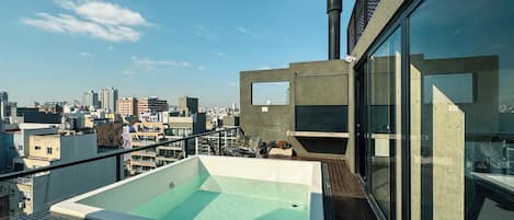 Bañera de hidromasaje exterior